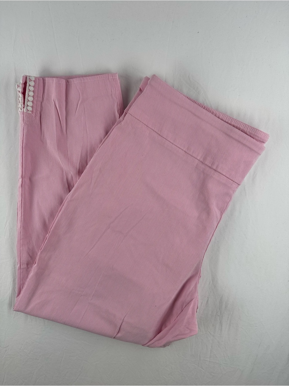 crown & ivy Pink Capris with Button Hem Detail - Picture 4 of 6